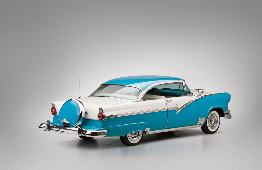 Ford Fairlane Victoria Hardtop Coupe 1956 года  (фото 32 из 49)